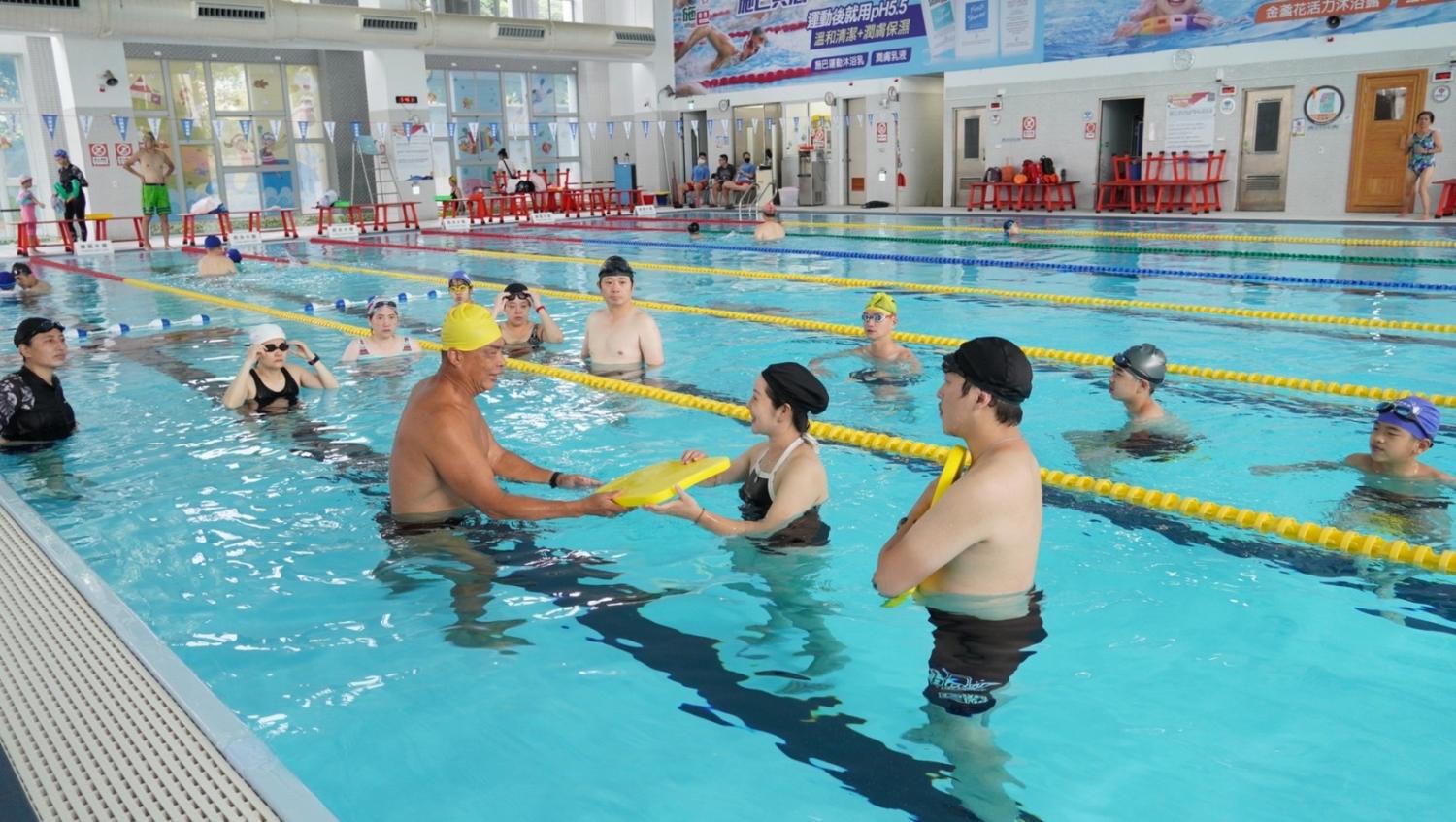 2022.06.26_中市運動局推「水域自救」課程　邀專業教練實務指導，共5張圖片