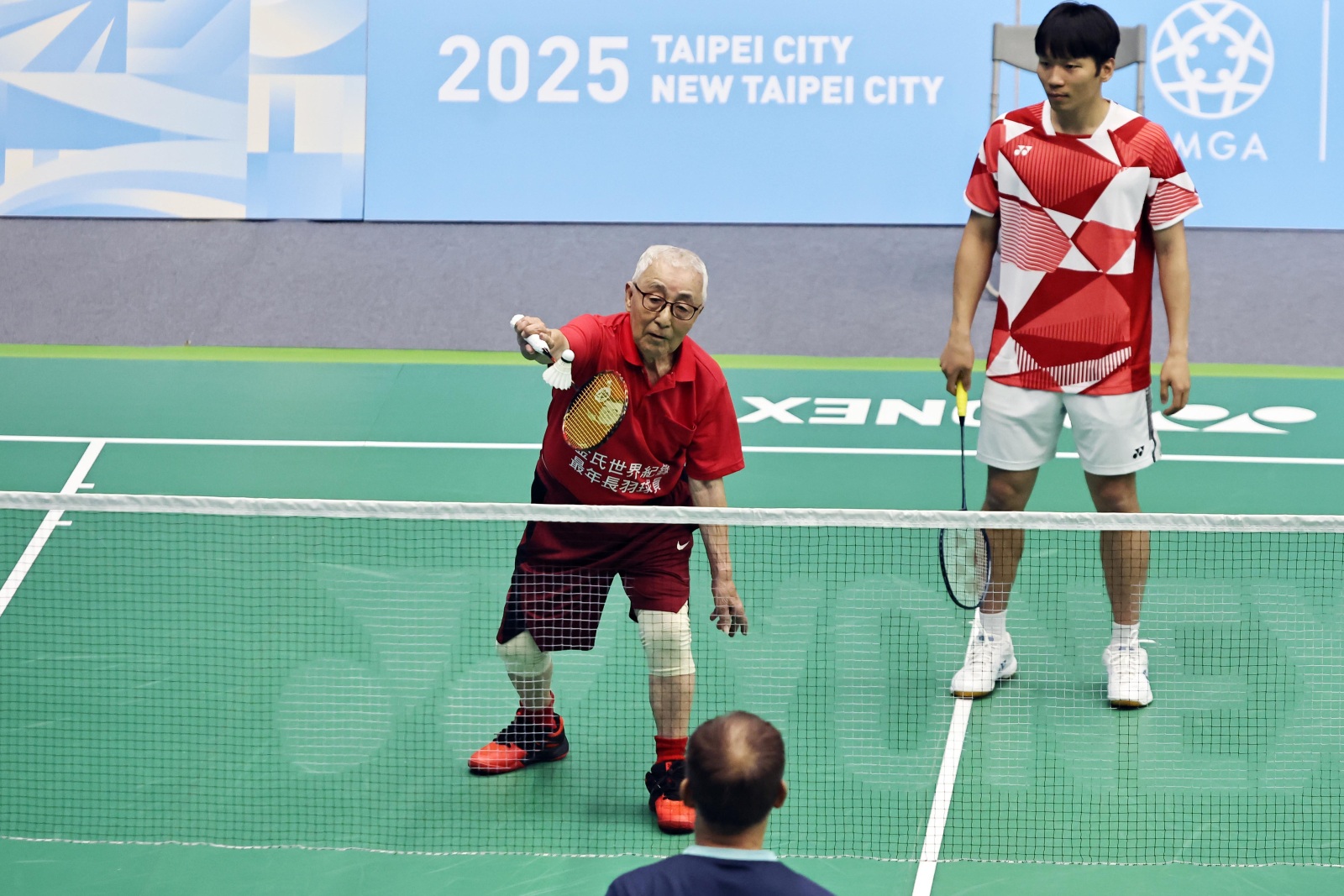 104歲林友茂先生搭檔李洋打表演賽